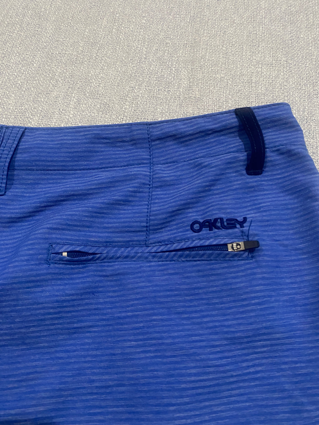 Oakley Blue Performance Hybrid Shorts Men's Size 34
