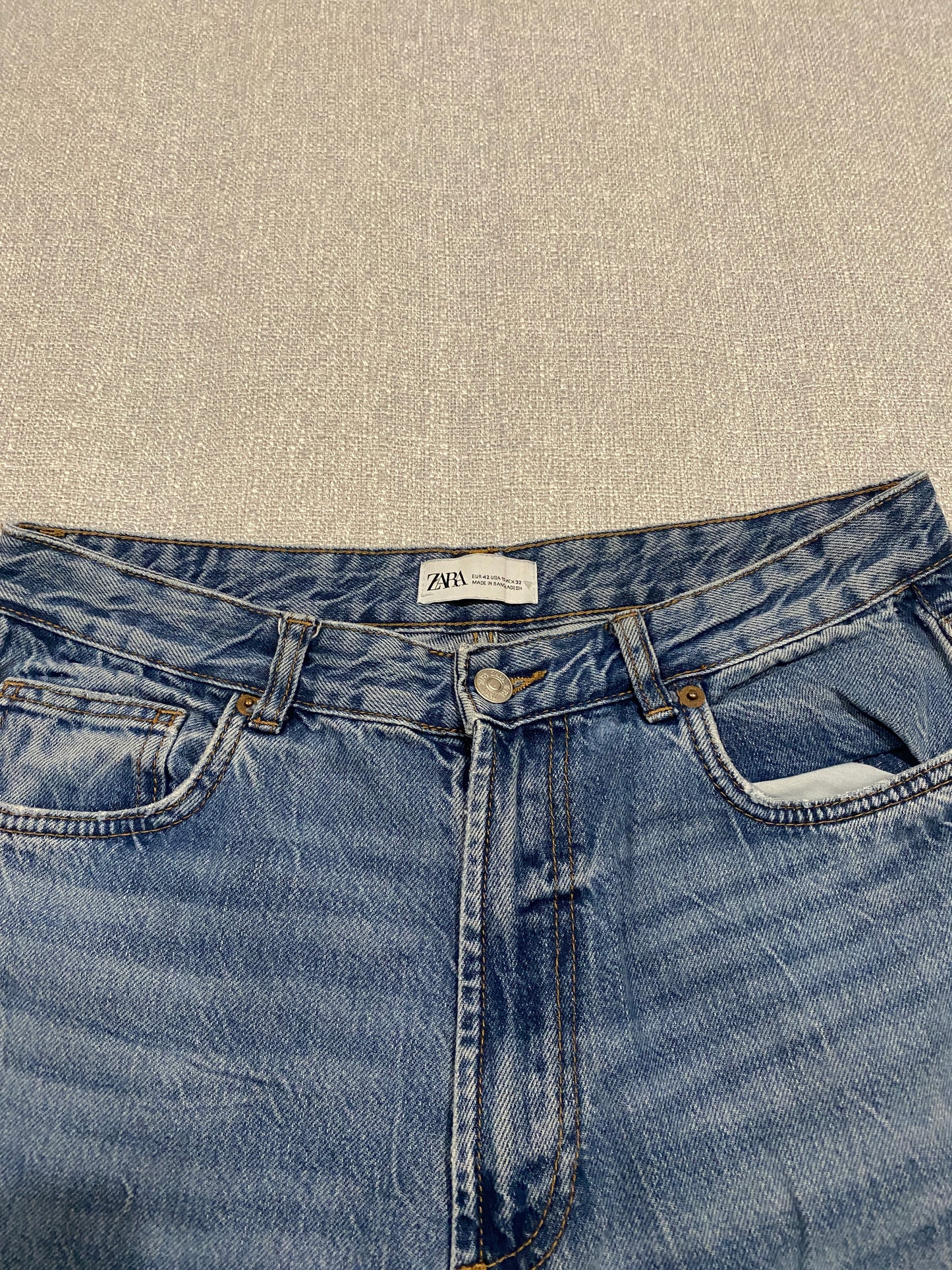 Zara women’s size 10 denim jeans straight ripped hem
