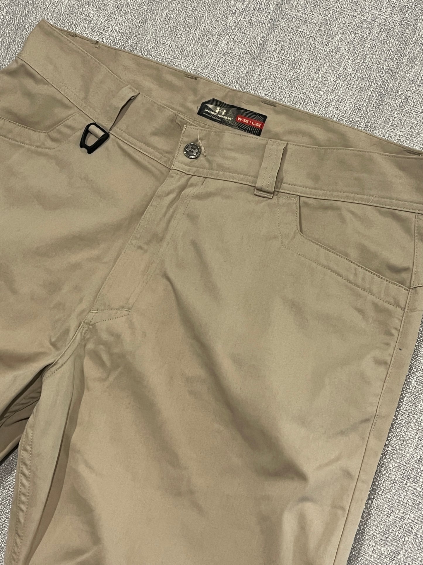 Under Armour Khaki Cargo Pants Men’s 38 Outdoor Hiking Work
