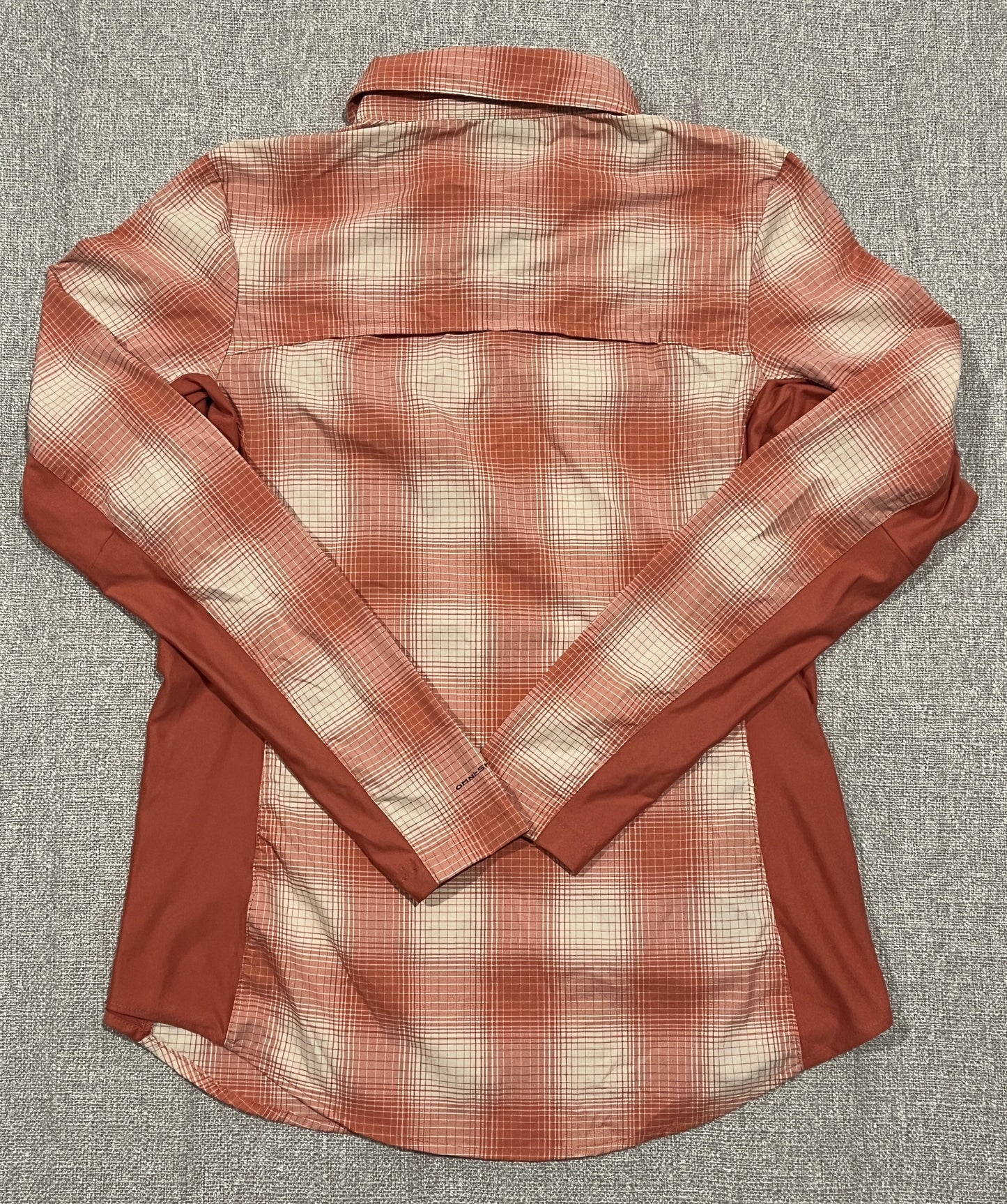 Columbia PFG Omni Shade Long Sleeve Fishing Shirt Pink Plaid Womens Medium