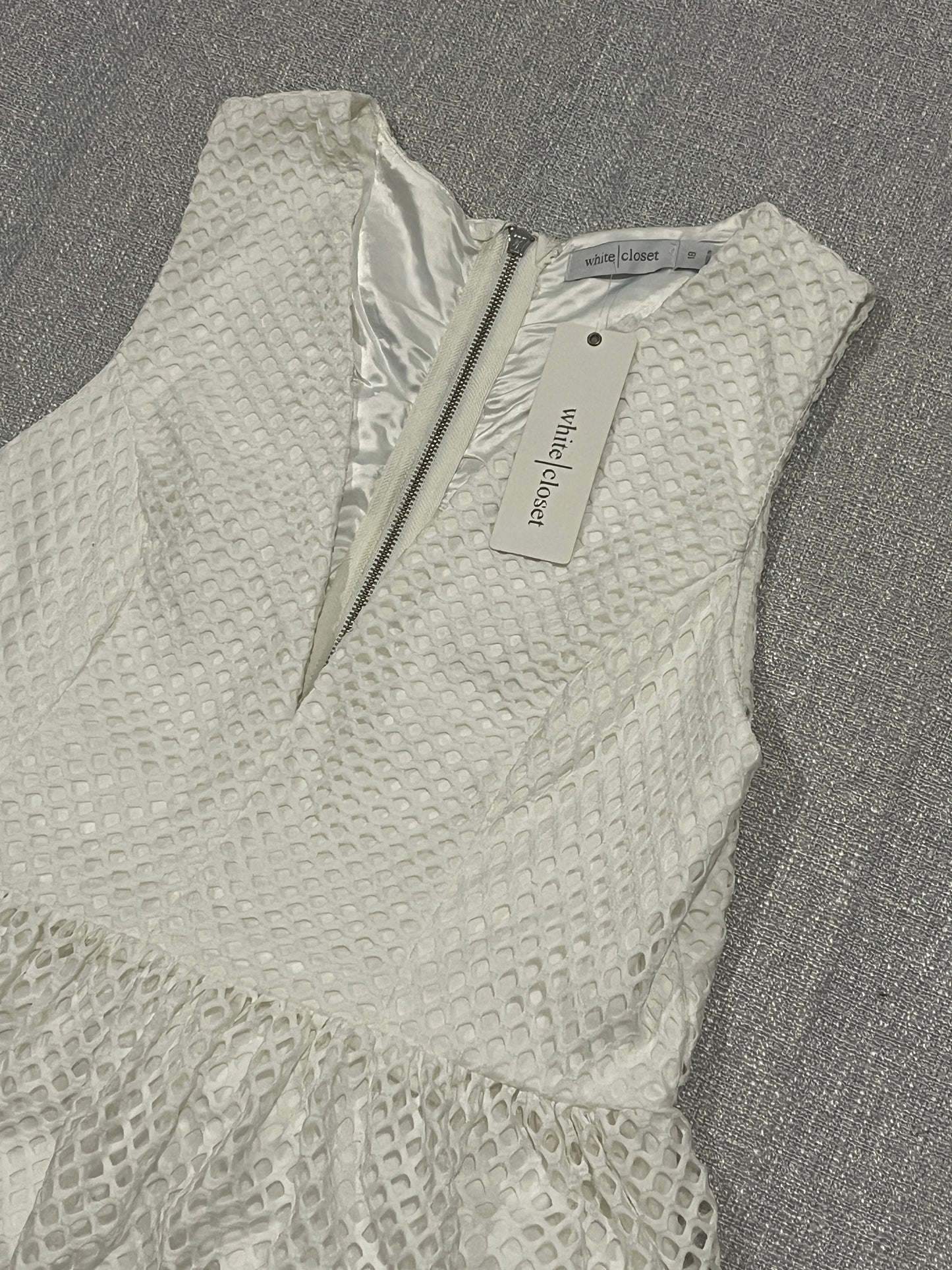 White Closet Sleeveless textured white mesh dress size 18