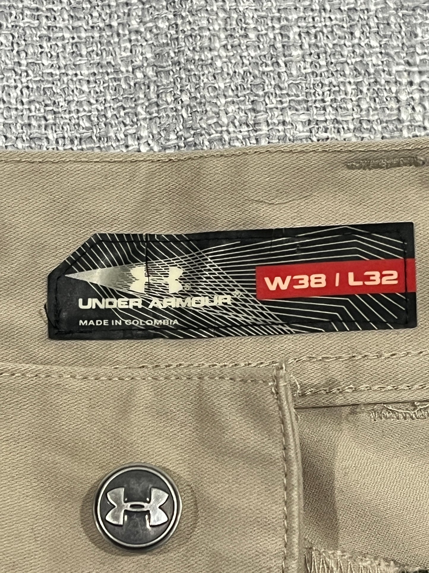 Under Armour Khaki Cargo Pants Men’s 38 Outdoor Hiking Work