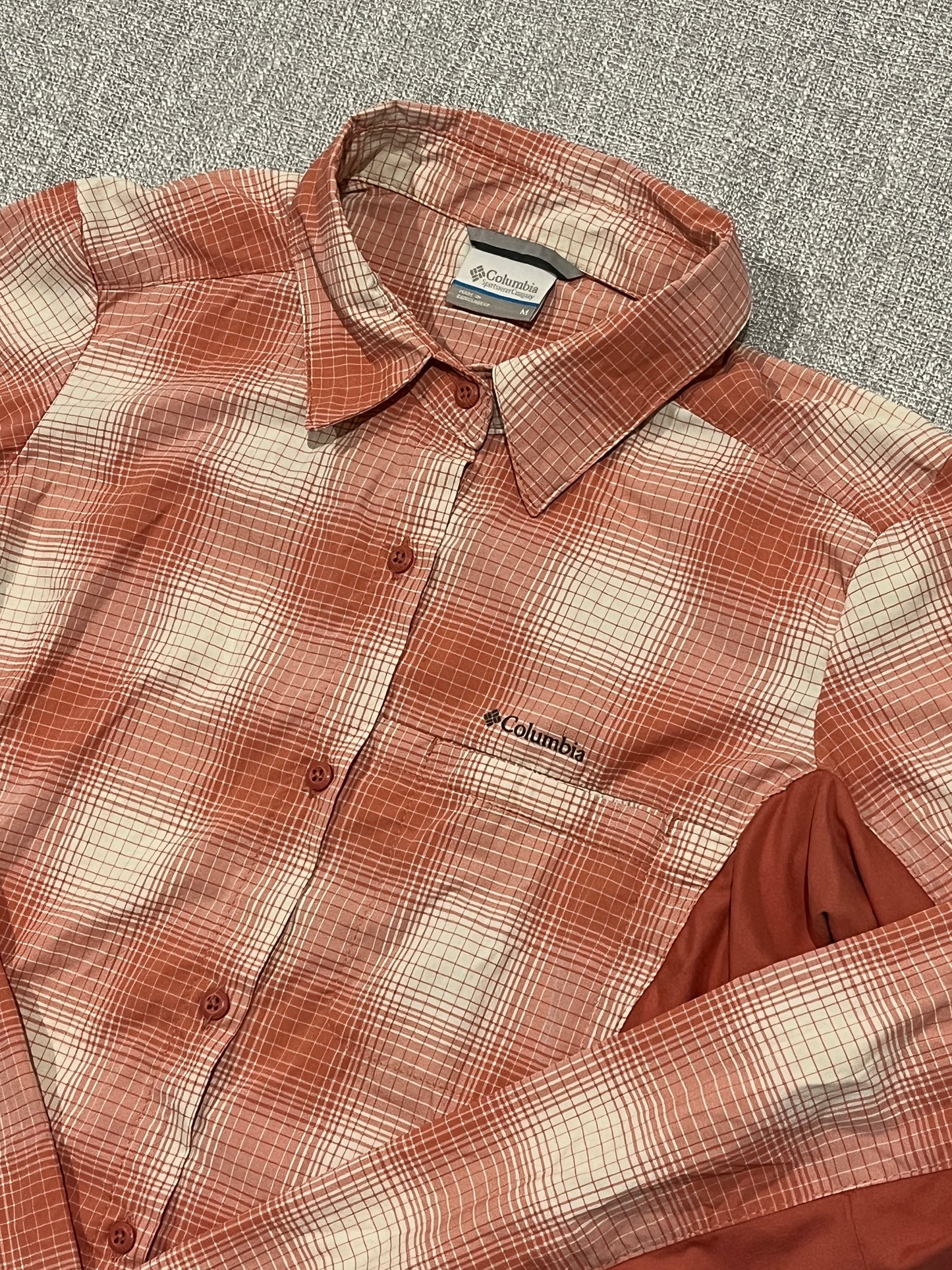 Columbia PFG Omni Shade Long Sleeve Fishing Shirt Pink Plaid Womens Medium