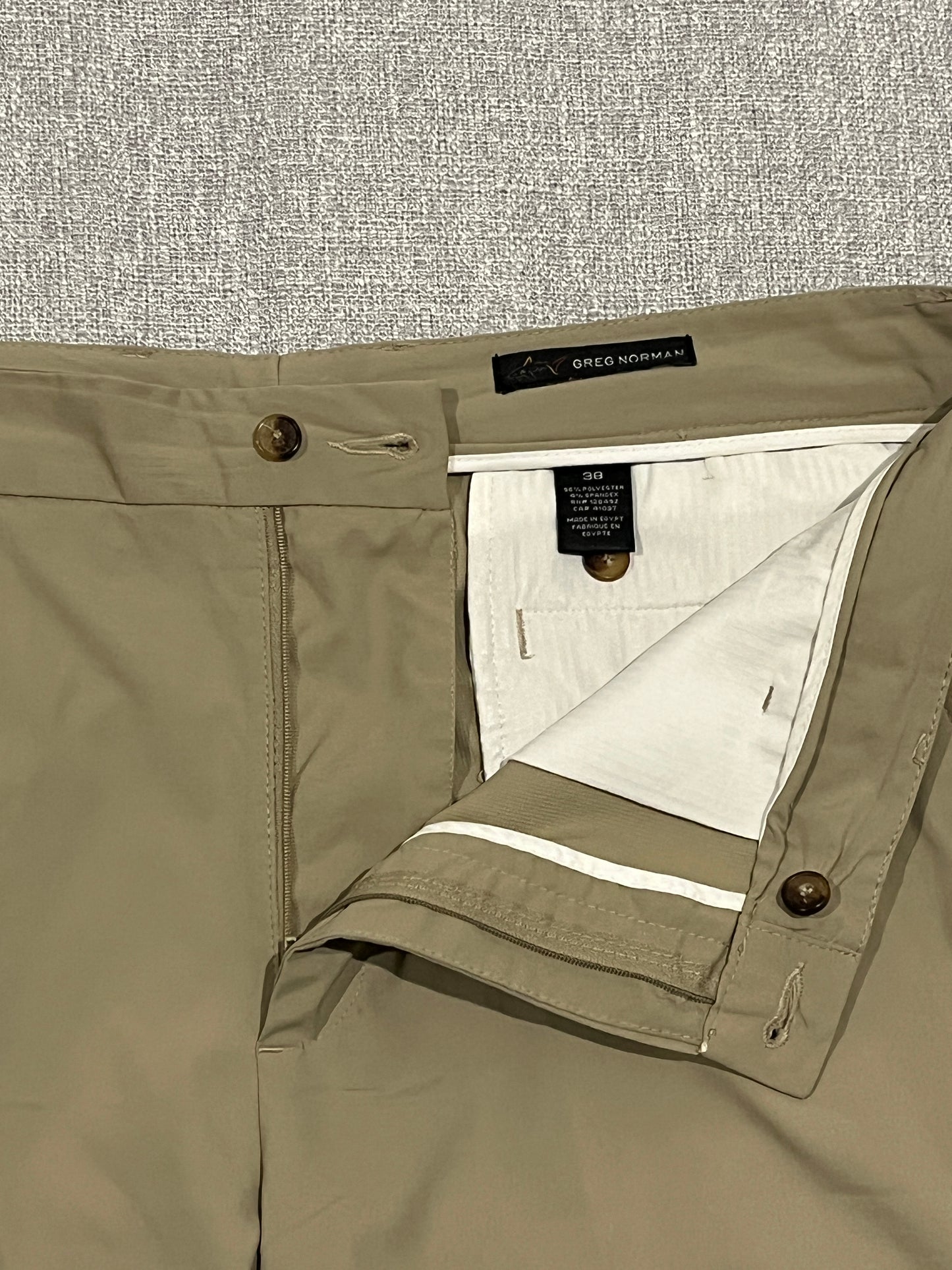 Greg Norman Men’s Golf Shorts Beige Size 38 Performance Stretch Casual