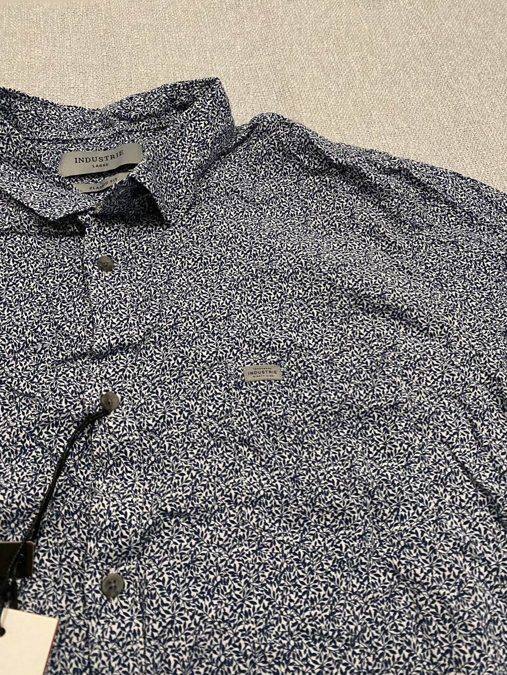 Industries Classic Fit S/S Shirt BNWT