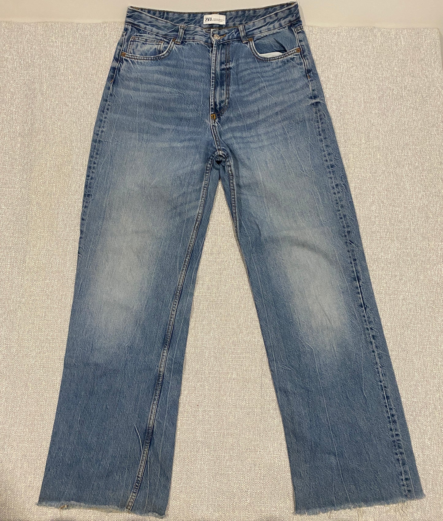 Zara women’s size 10 denim jeans straight ripped hem