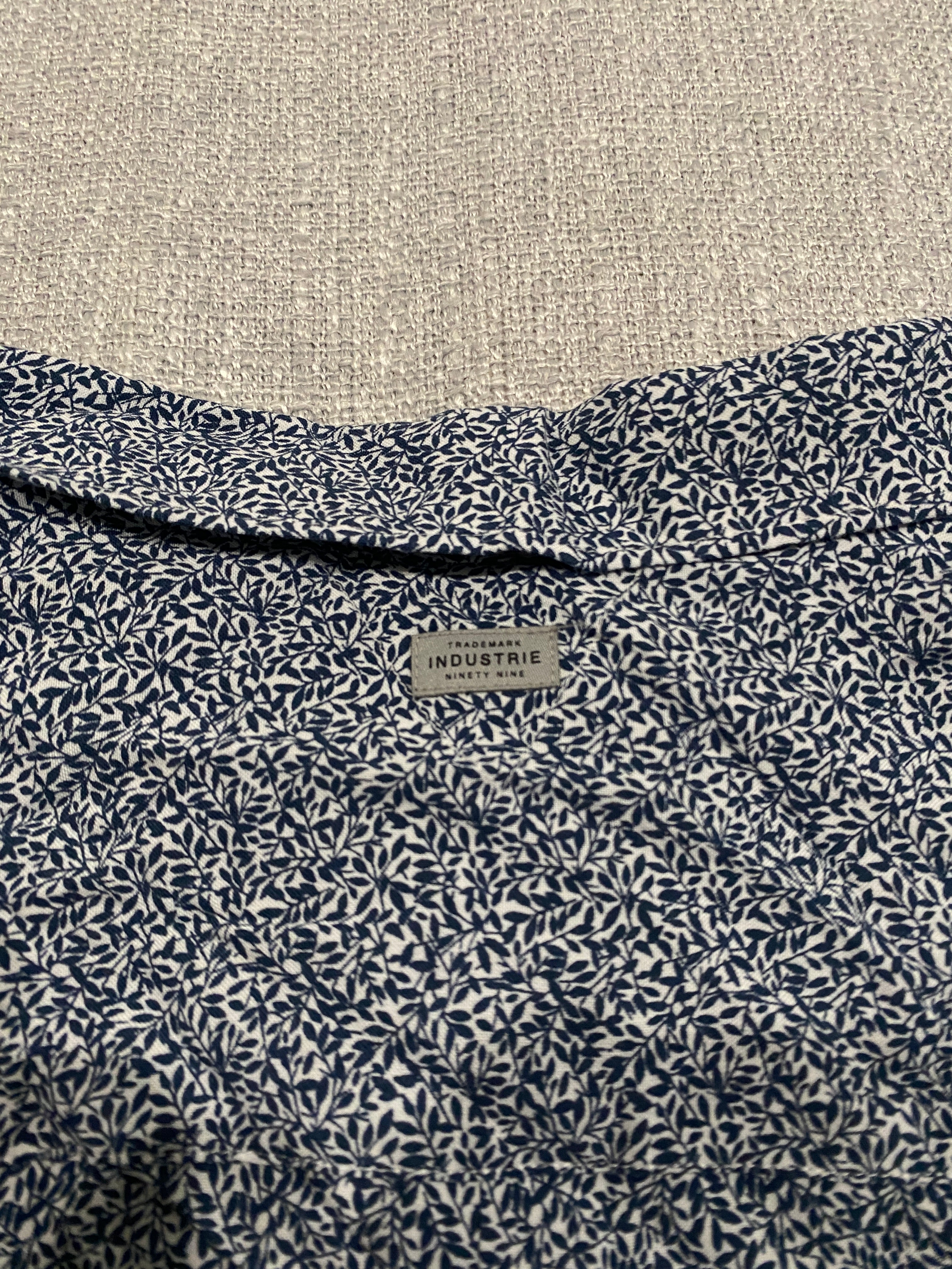 Industries Classic Fit S/S Shirt BNWT