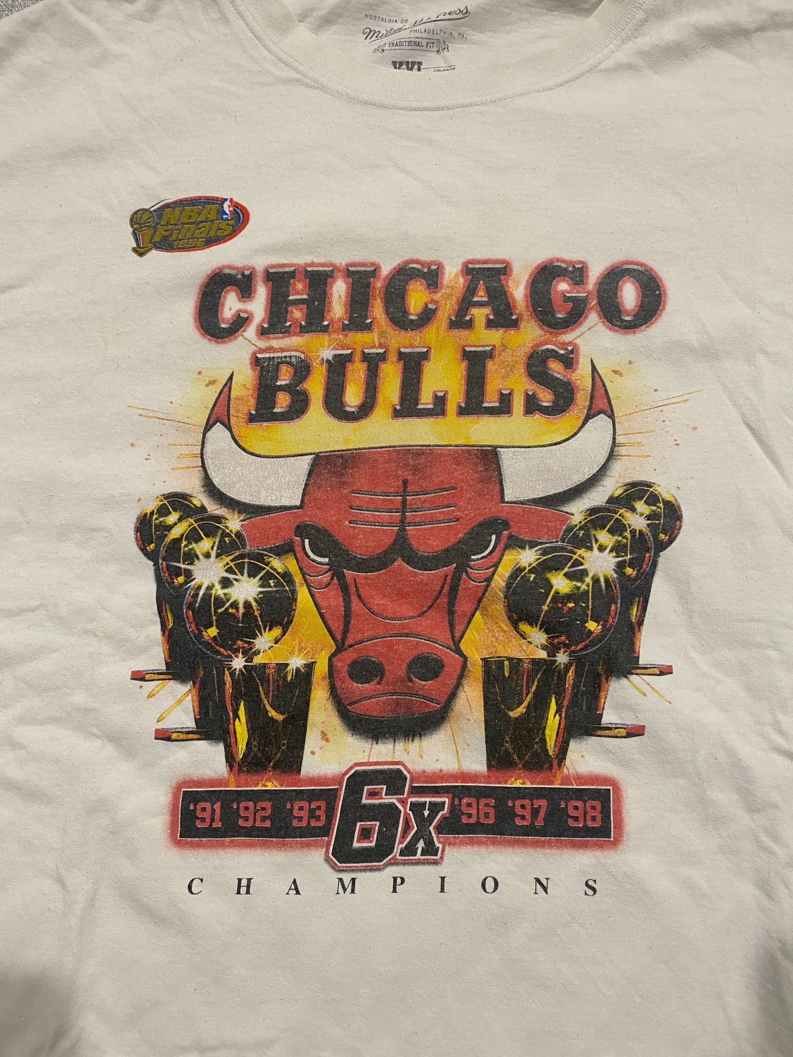 Mitchell & Ness Chicago Bulls 6x Champions T-Shirt