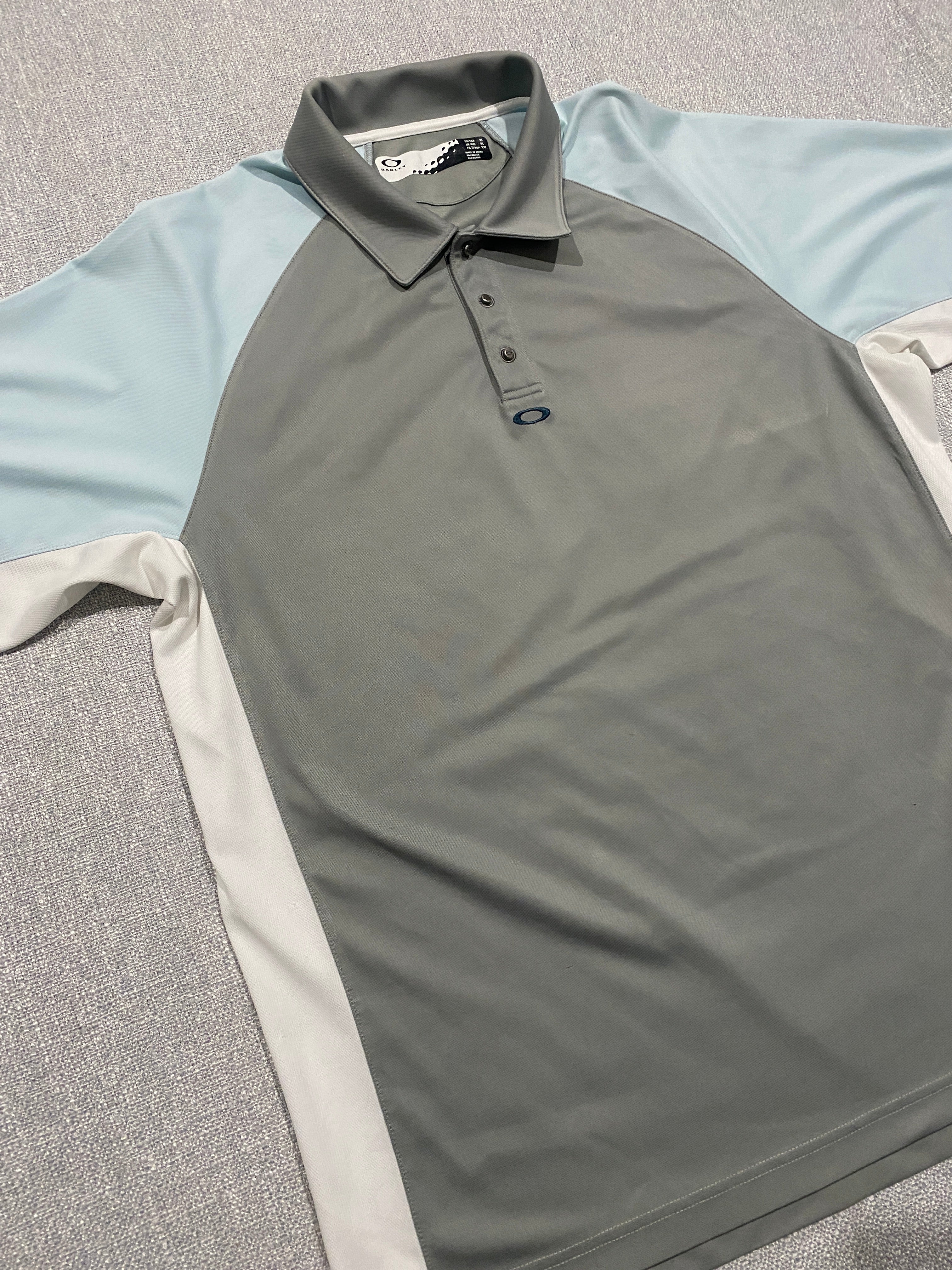 Oakley Men's Polo Shirt in Gray and Light Blue