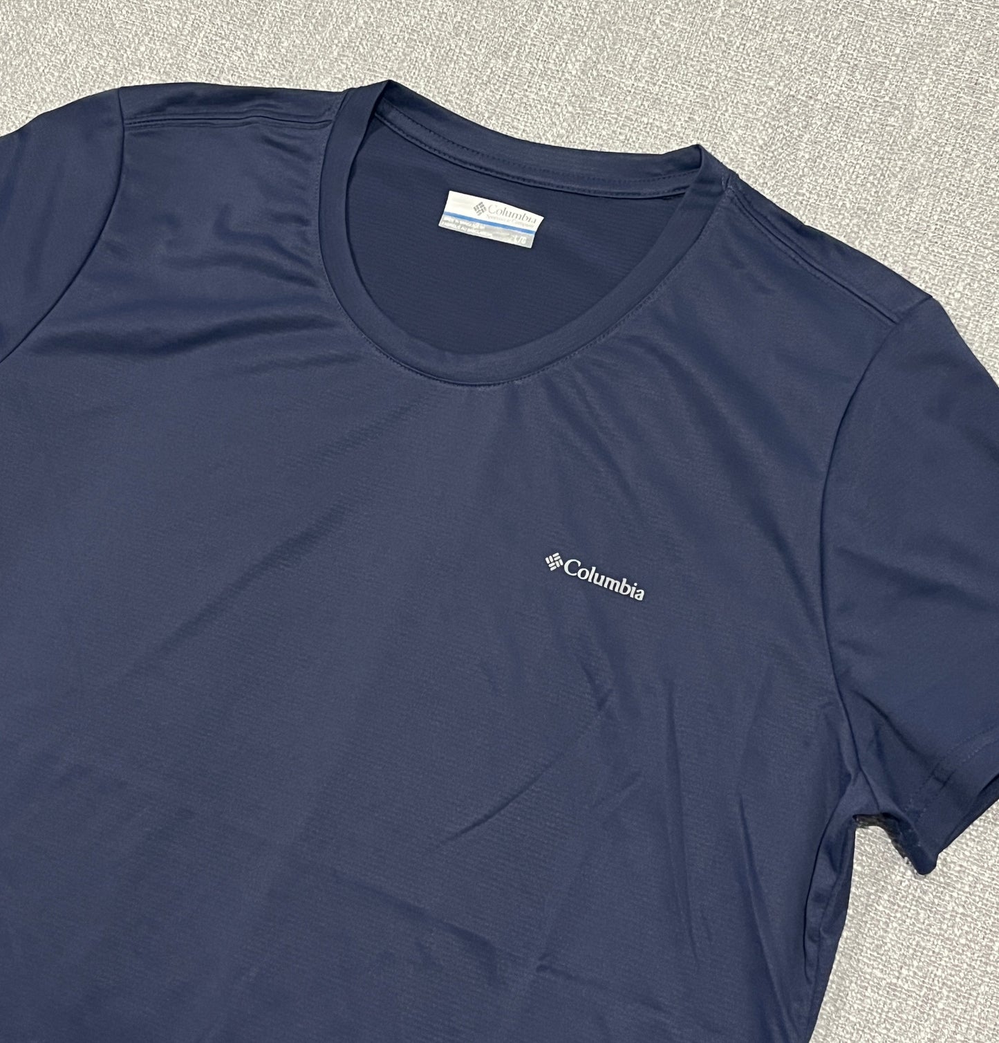 Columbia Omni-Wick Performance T-Shirt – Women’s Large – Navy Blue