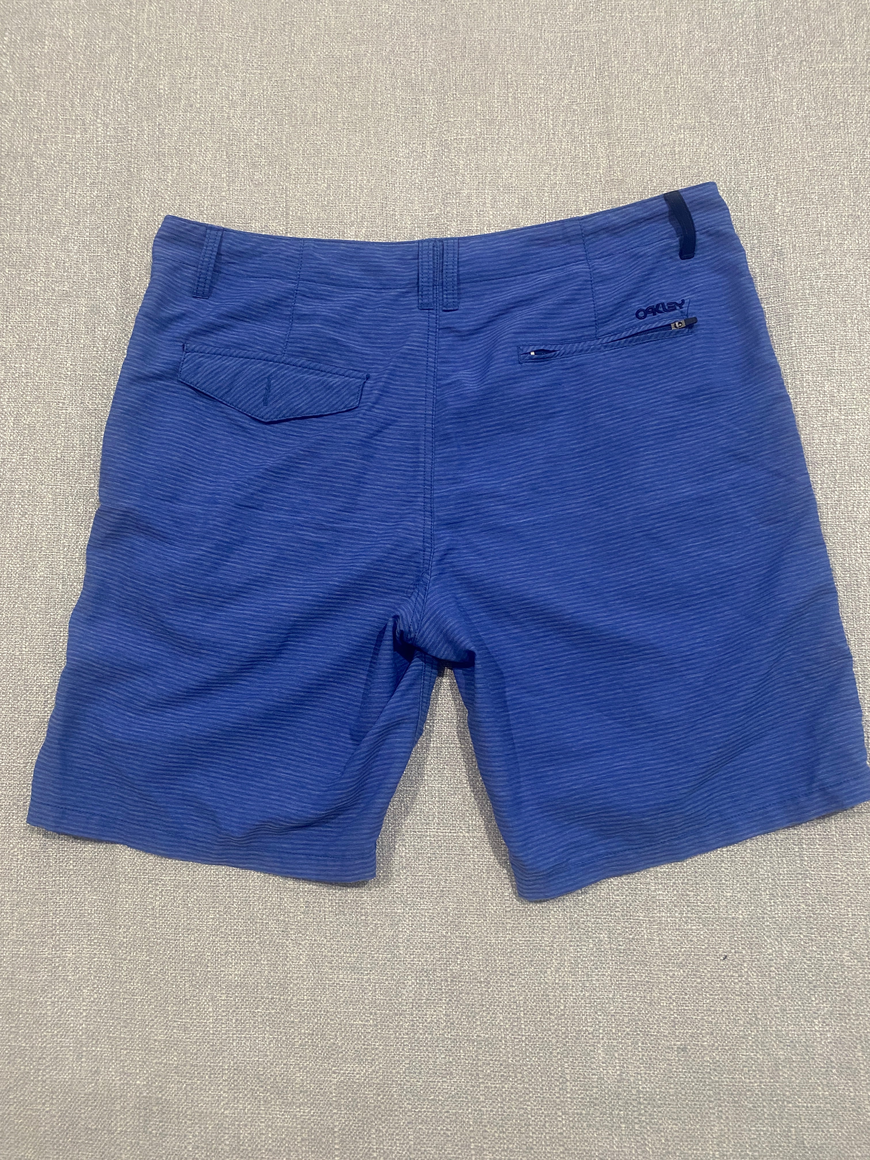 Oakley Blue Performance Hybrid Shorts Men's Size 34