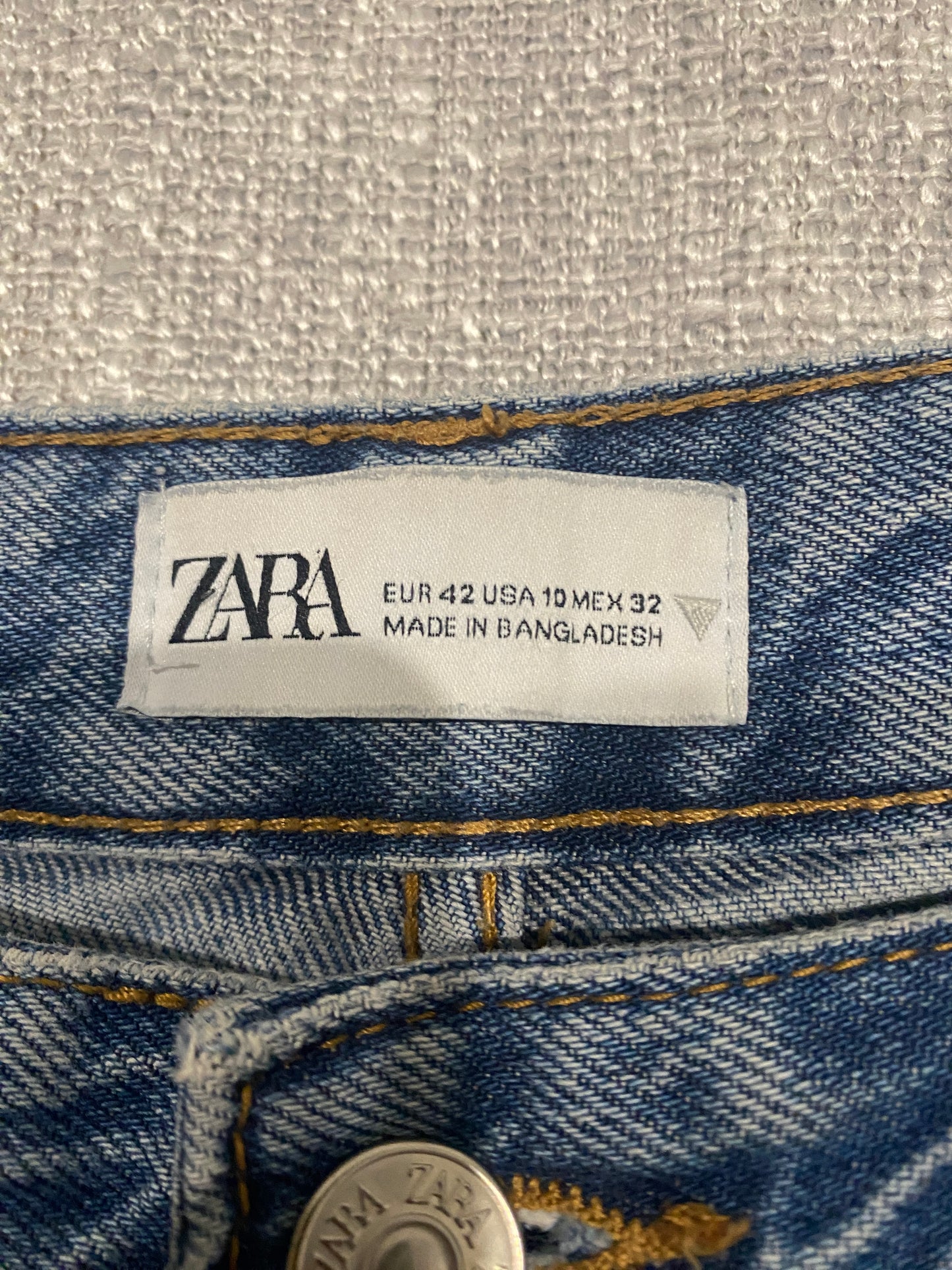 Zara women’s size 10 denim jeans straight ripped hem