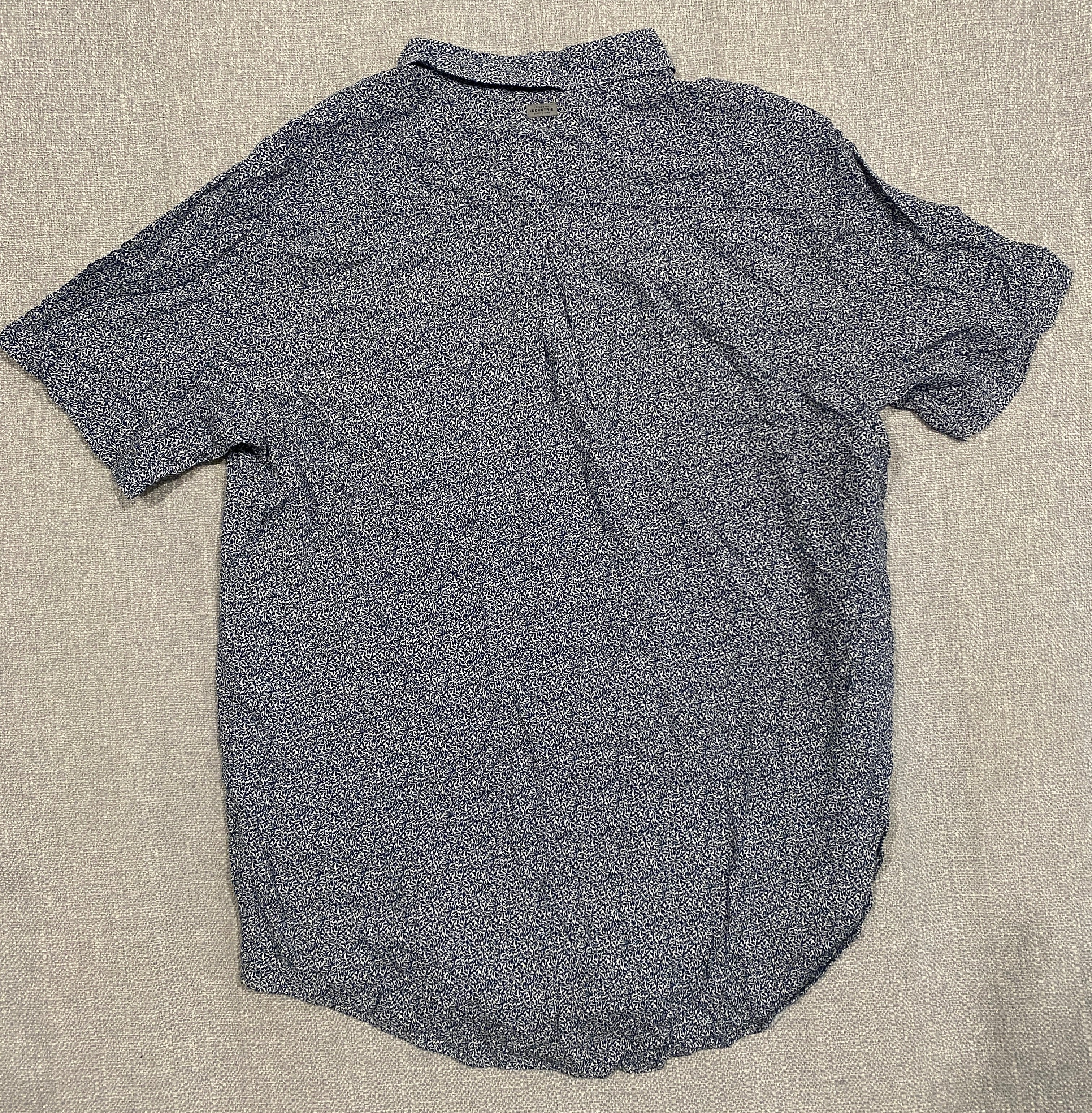 Industries Classic Fit S/S Shirt BNWT