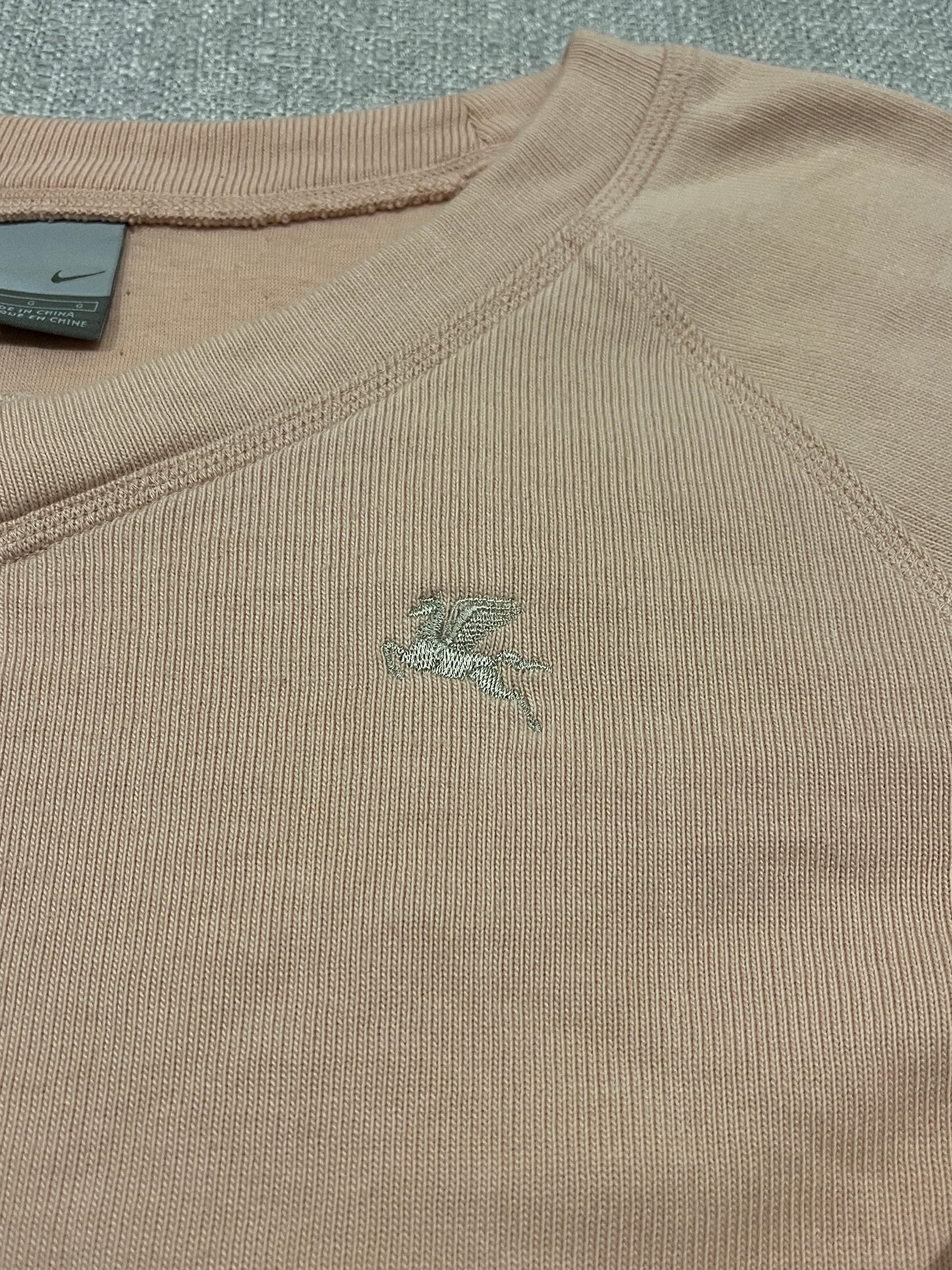 Nike Pegasus Women’s 3/4 Sleeve Sweatshirt – Large – Beige/Pink