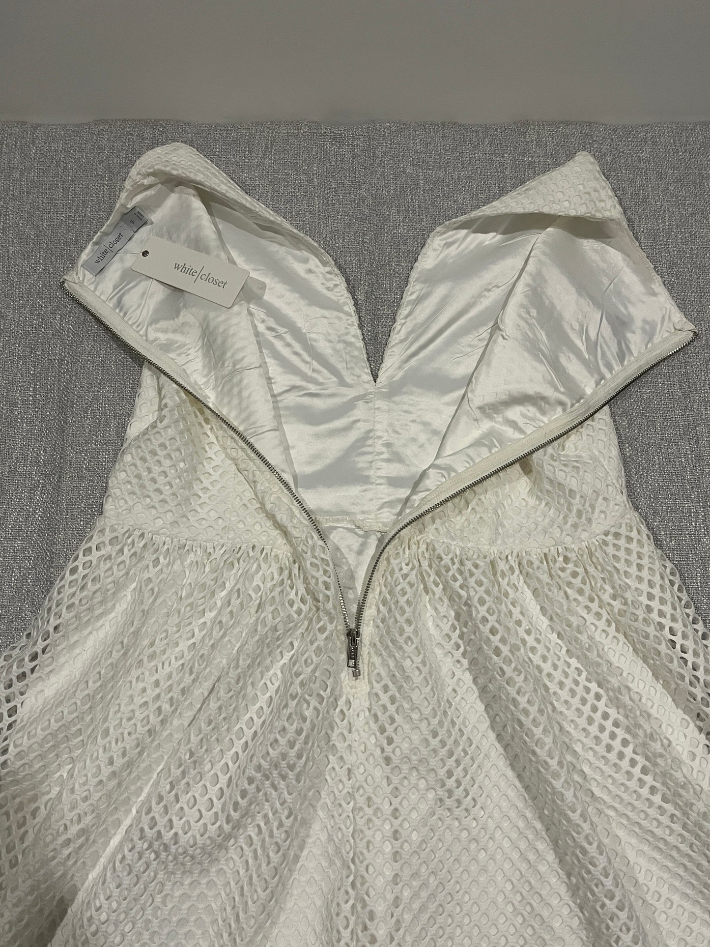 White Closet Sleeveless textured white mesh dress size 18