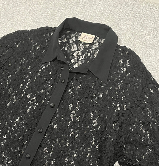 Mirrors Women’s black lace blouse size 20