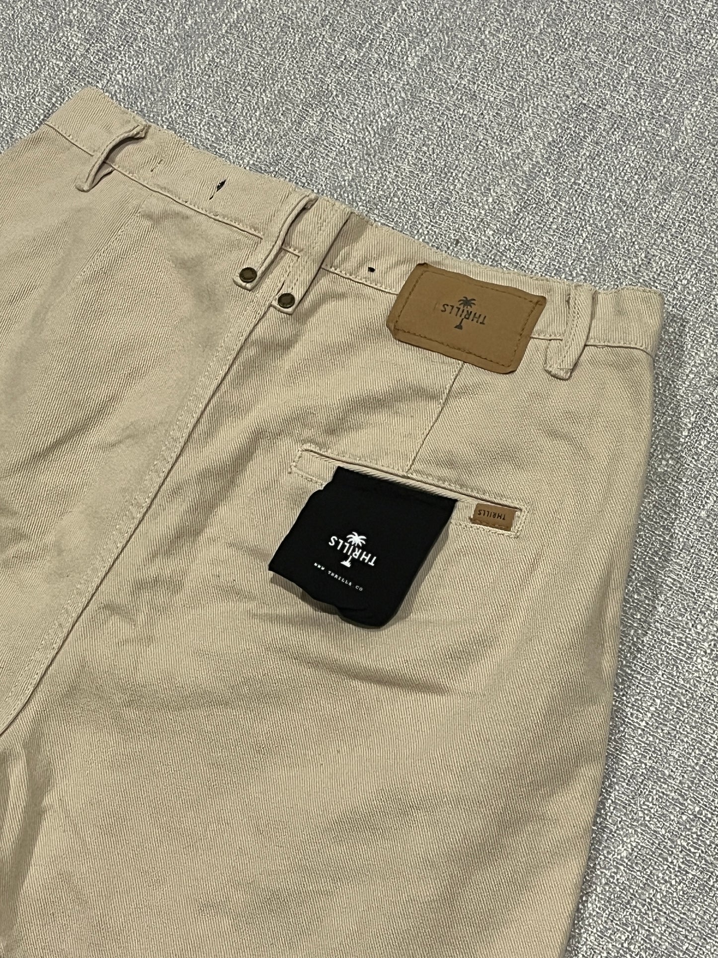Thrills Men’s Tan Chino Shorts size 30