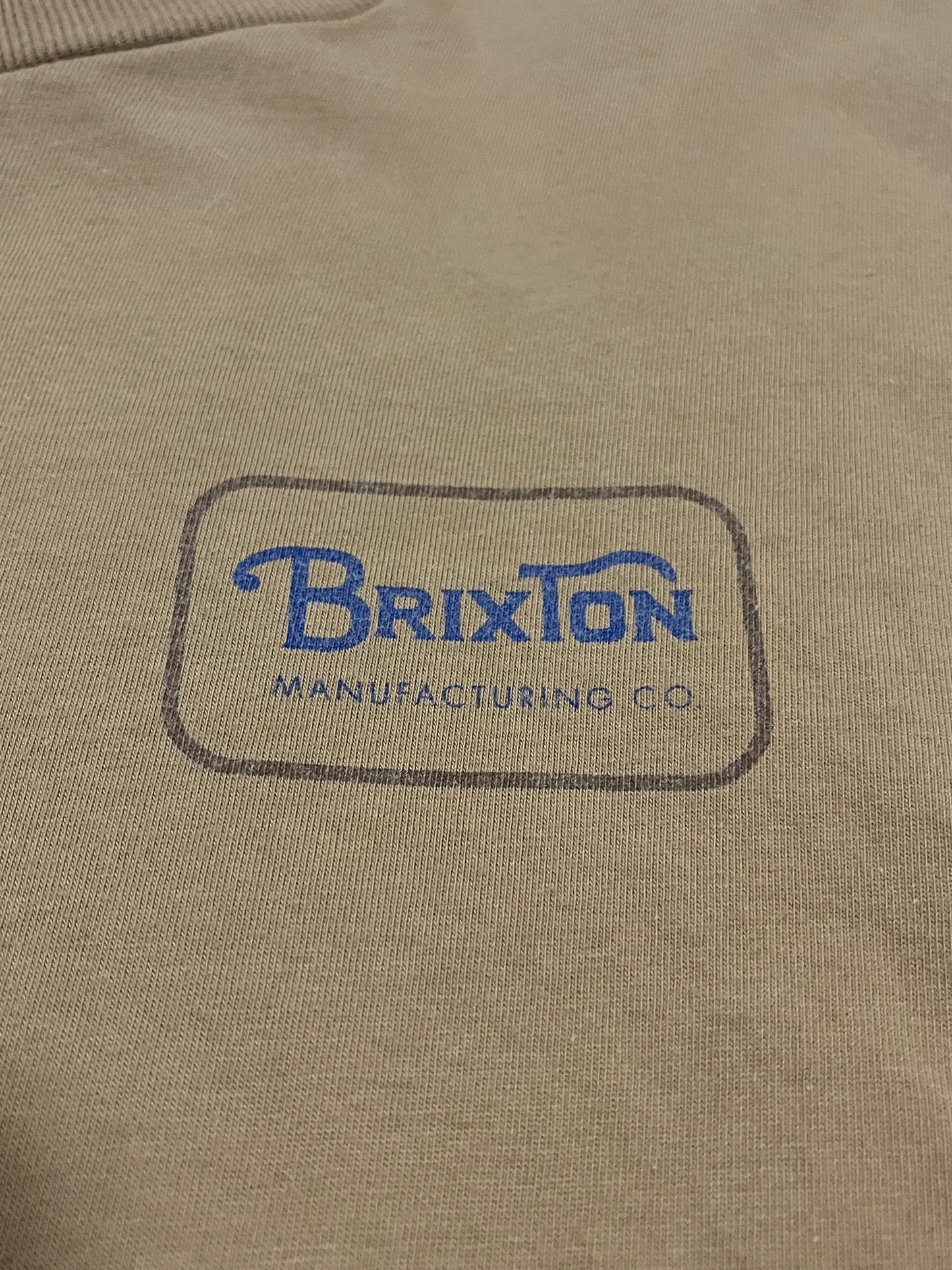 Brixton men’s Large tan tee with blue logo