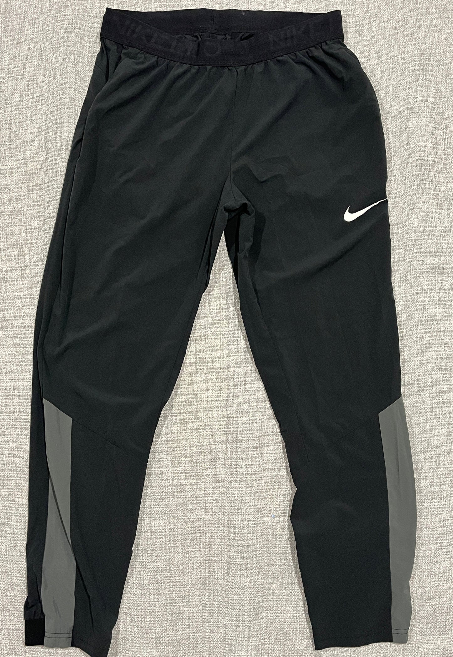 Nike Dri-FIT Challenger Running Pants – Men’s Large – Black