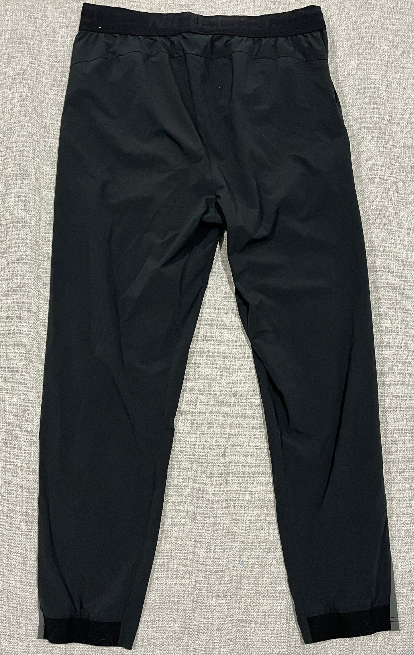 Nike Dri-FIT Challenger Running Pants – Men’s Large – Black