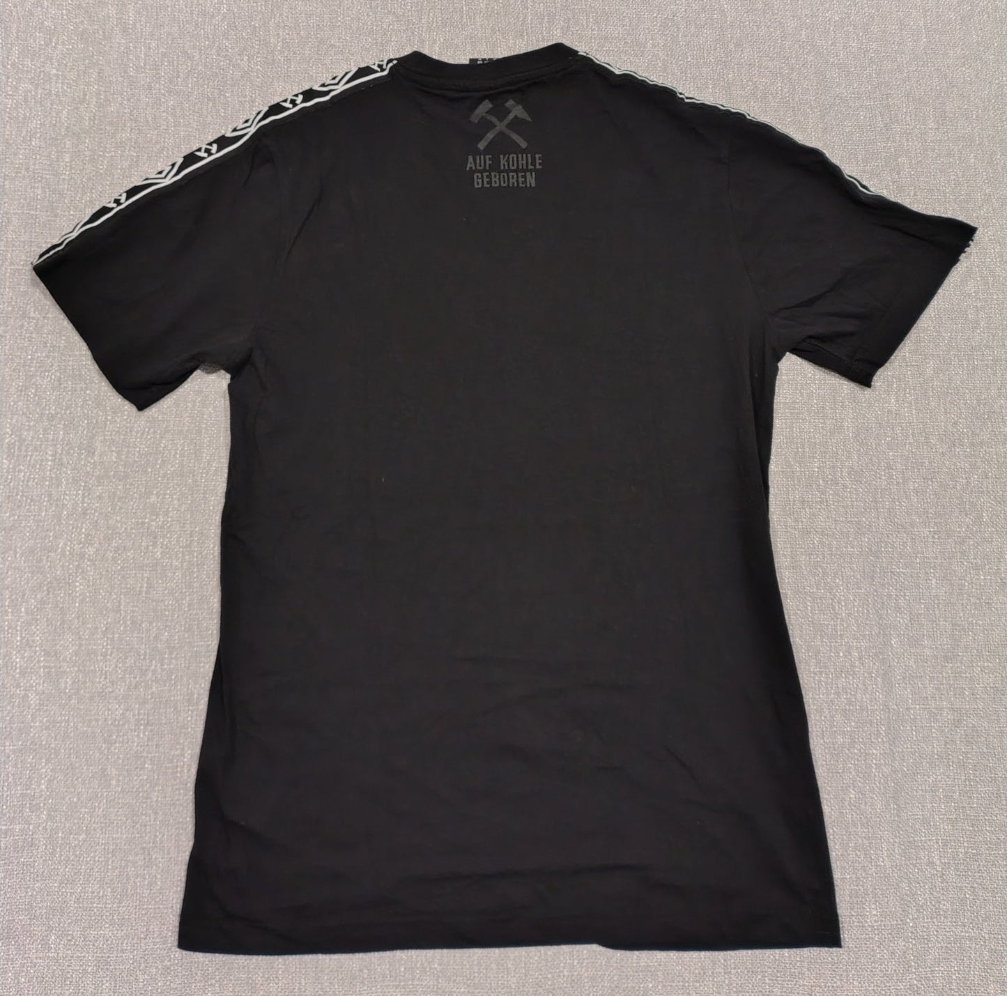 Umbro FC Schalke 04 T-Shirt Mens Medium Black Tape Sleeve Football Tee