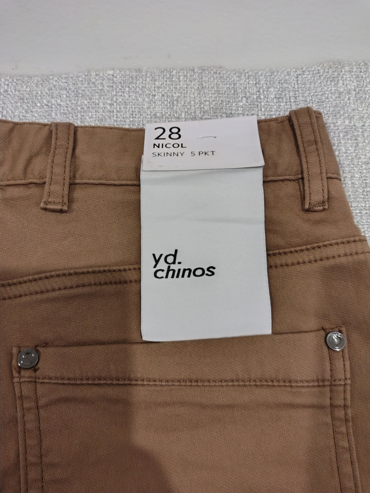 yd. Chinos Skinny Pants Mens 28 Camel Brown Stretch Casual BNWT